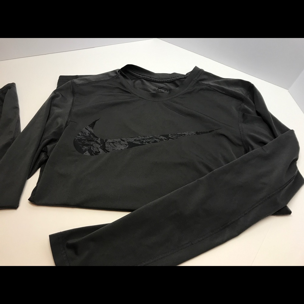 Nike fitted long sleeve shirt